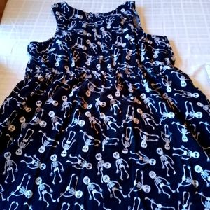 Folter 4x silly skeleton dress